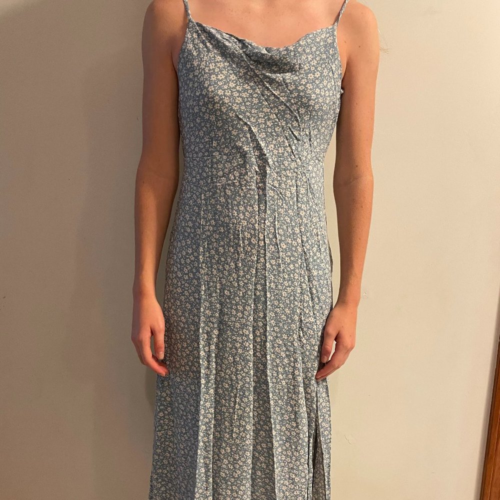 Light blue floral midi sundress- American Eagle size medium - Perfect for summer